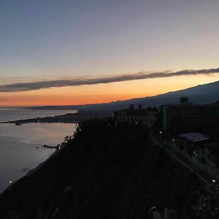 La Baia Dei Delfini Apartment Taormina Luaran gambar