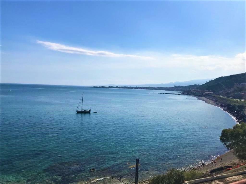 La Baia Dei Delfini Apartment Taormina Luaran gambar