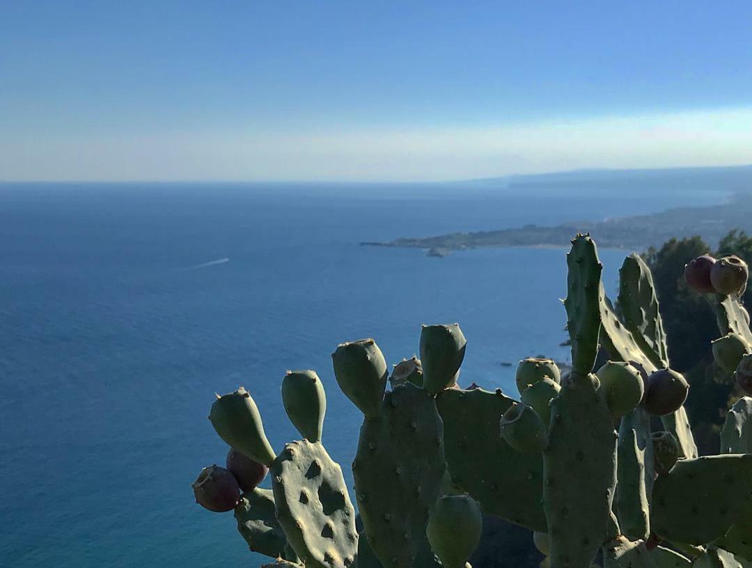 La Baia Dei Delfini Apartment Taormina Luaran gambar