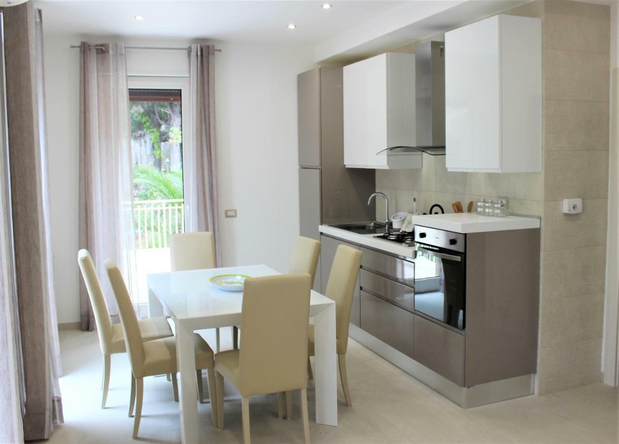 La Baia Dei Delfini Apartment Taormina Luaran gambar